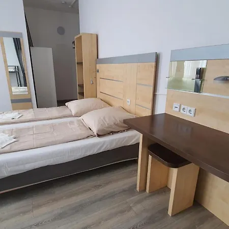 Moji 5 2* Solingen
